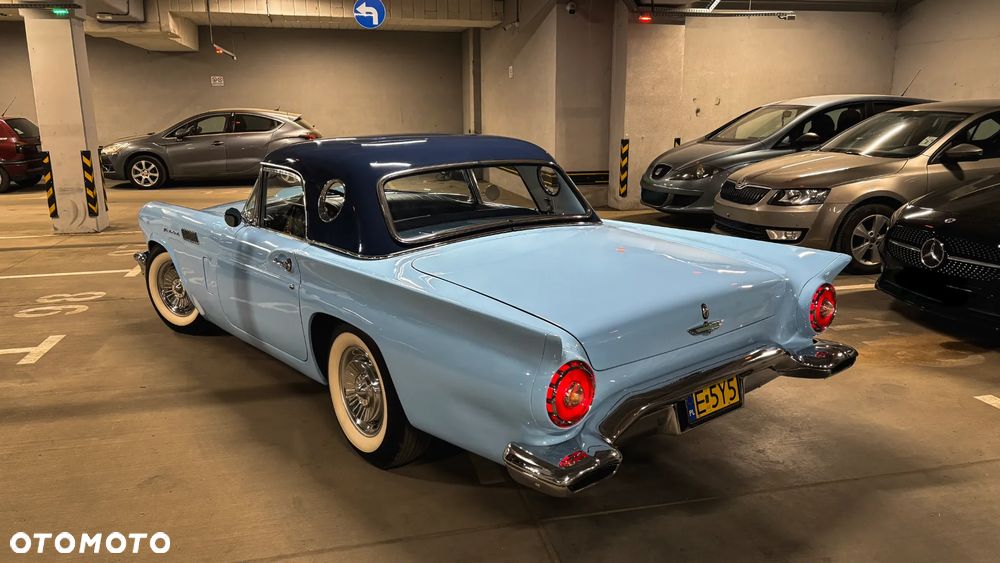 Ford Thunderbird - 30