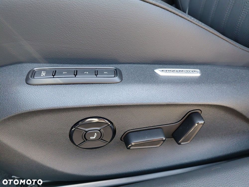 Volkswagen Passat - 12