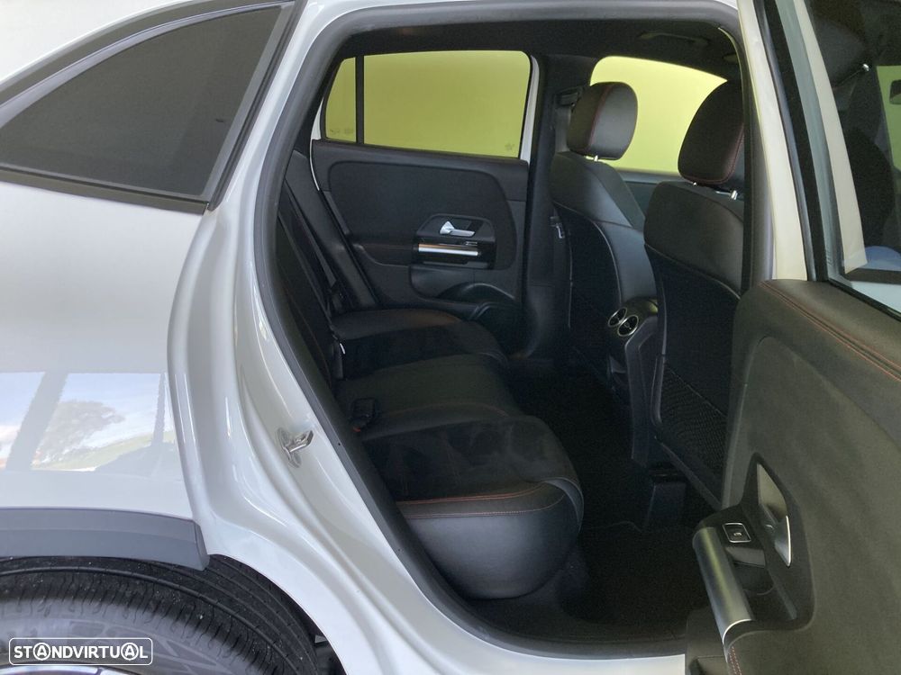 Mercedes-Benz GLA 180 d AMG Line - 10