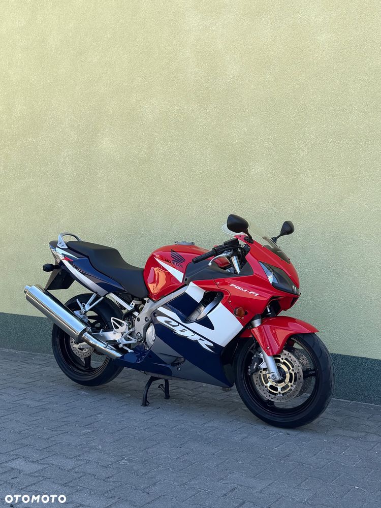 Honda CBR - 1