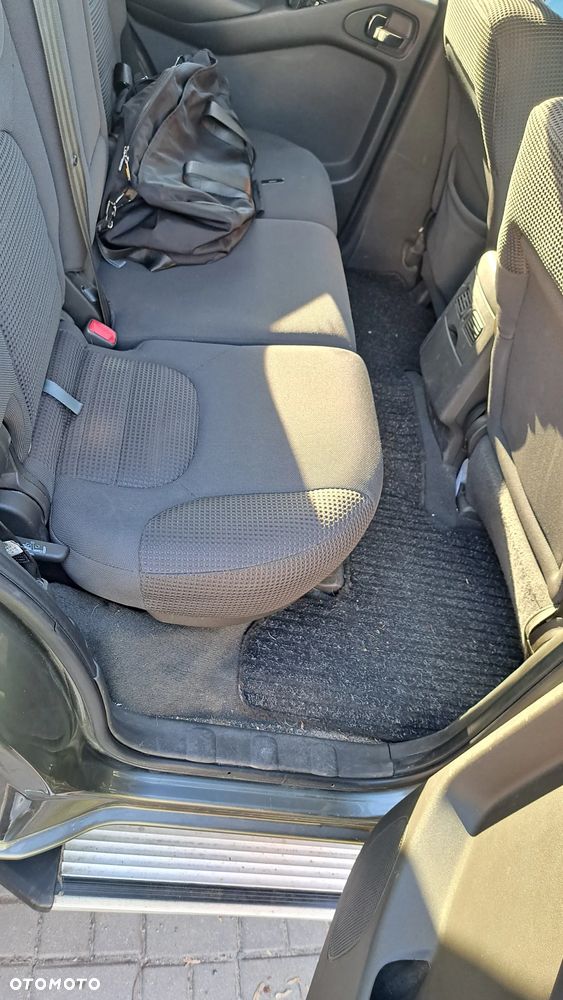 Nissan Pathfinder 2.5 dCi SE - 25