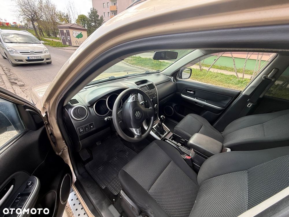 Suzuki Grand Vitara - 11