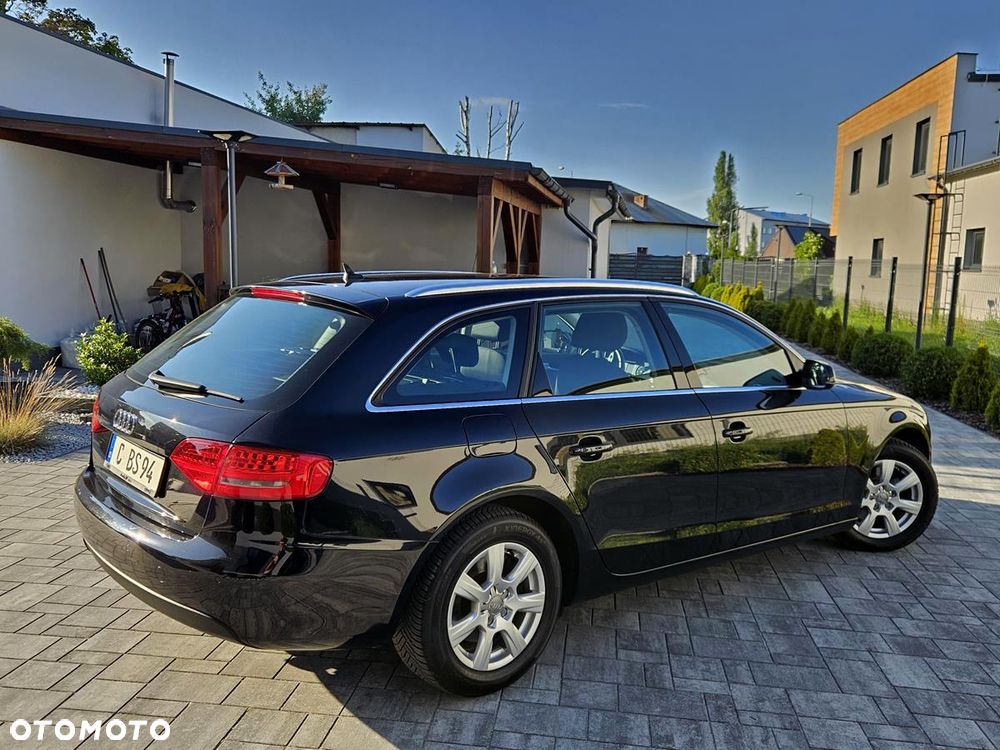 Audi A4 Avant 2.0 TDI DPF Ambiente - 11