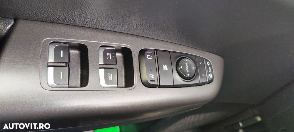 Skoda Octavia 2.0 TDI DSG Ambition - 24