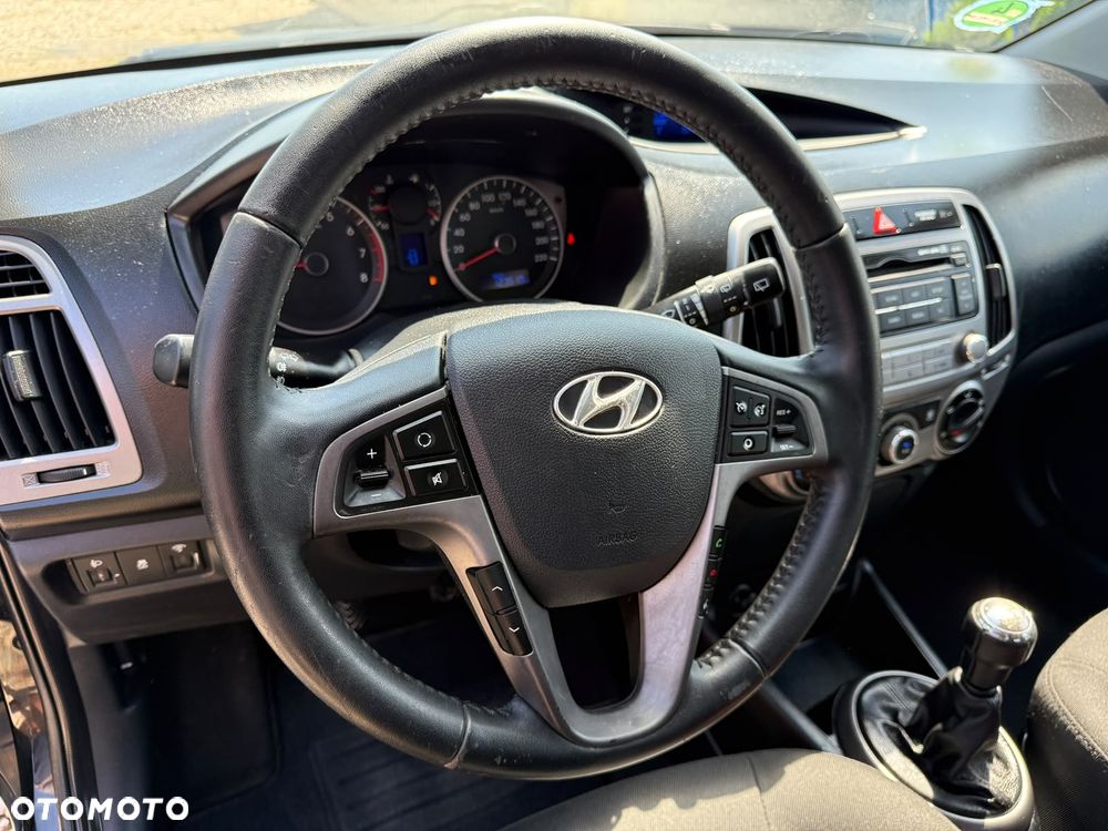 Hyundai i20 1.2 Intro Edition - 16