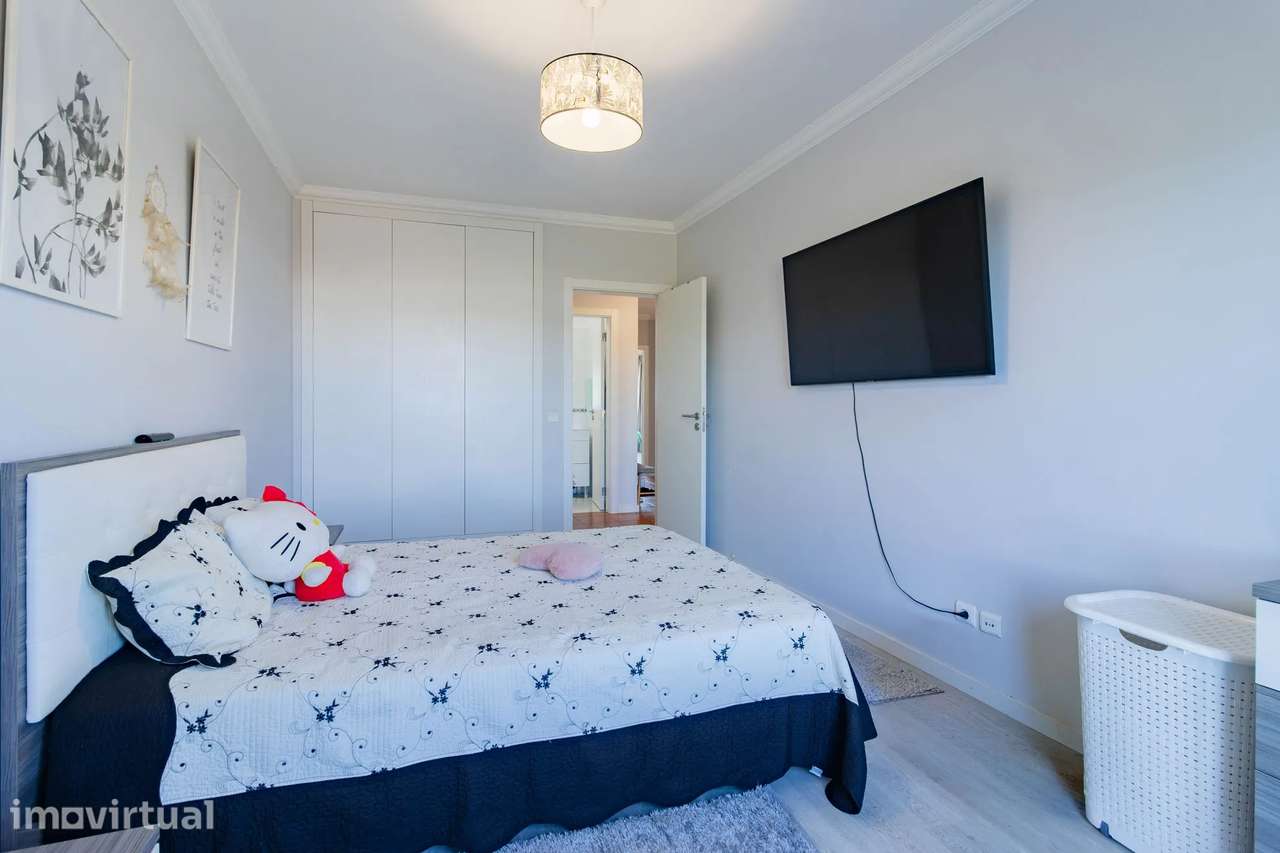 Apartamento T2 Remodelado | Pataias | Garagem e Sótão - Grande imagem: 5/26