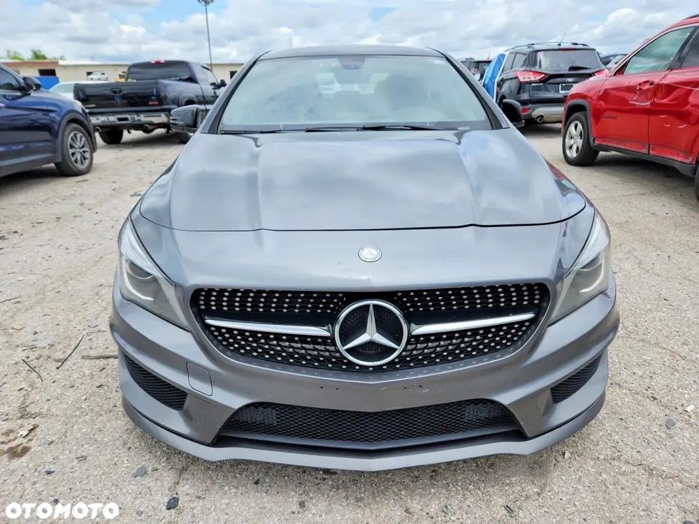 Mercedes-Benz CLA 250 4Matic 7G-DCT AMG Line - 3