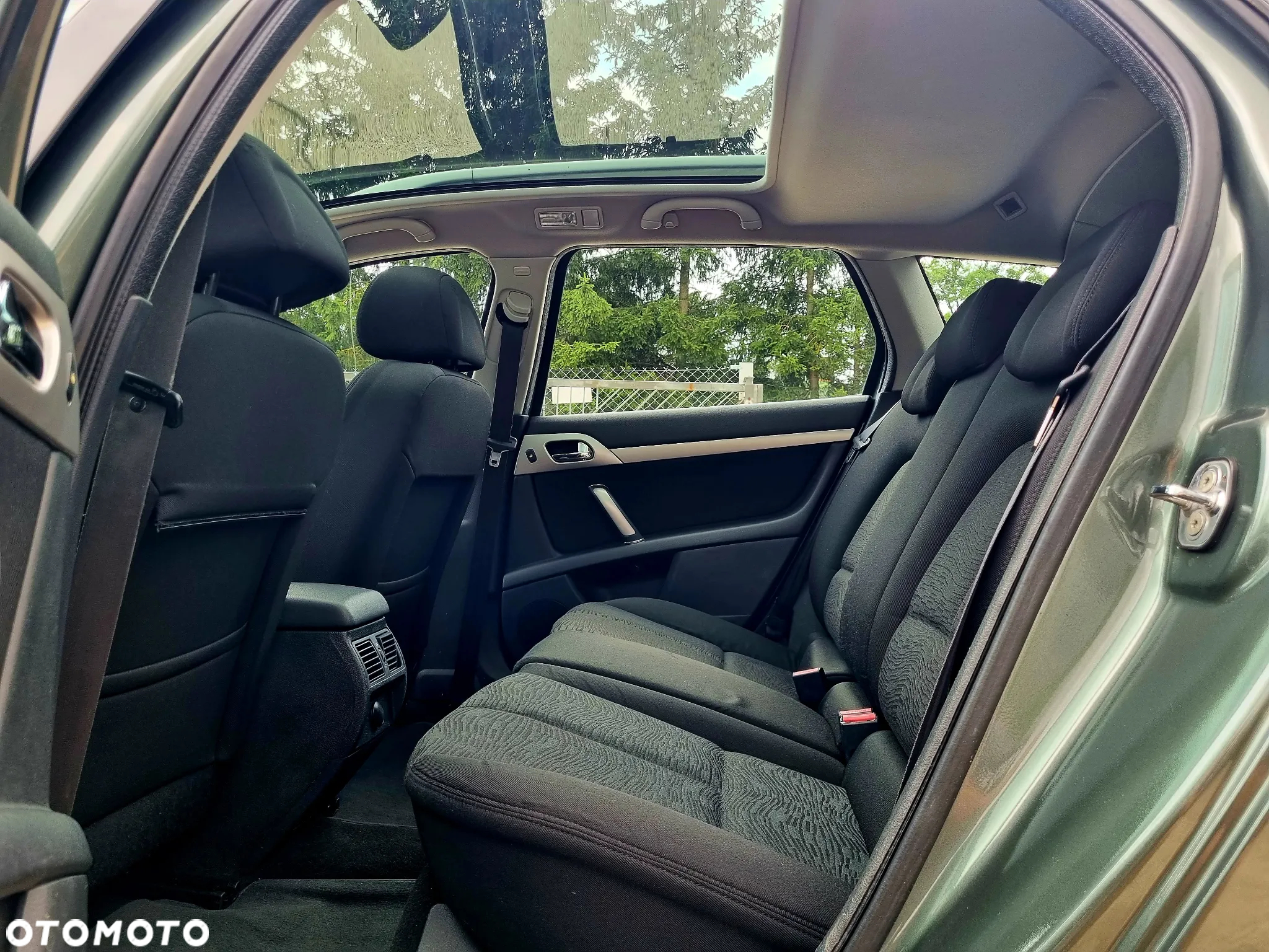 Peugeot 407 - 11
