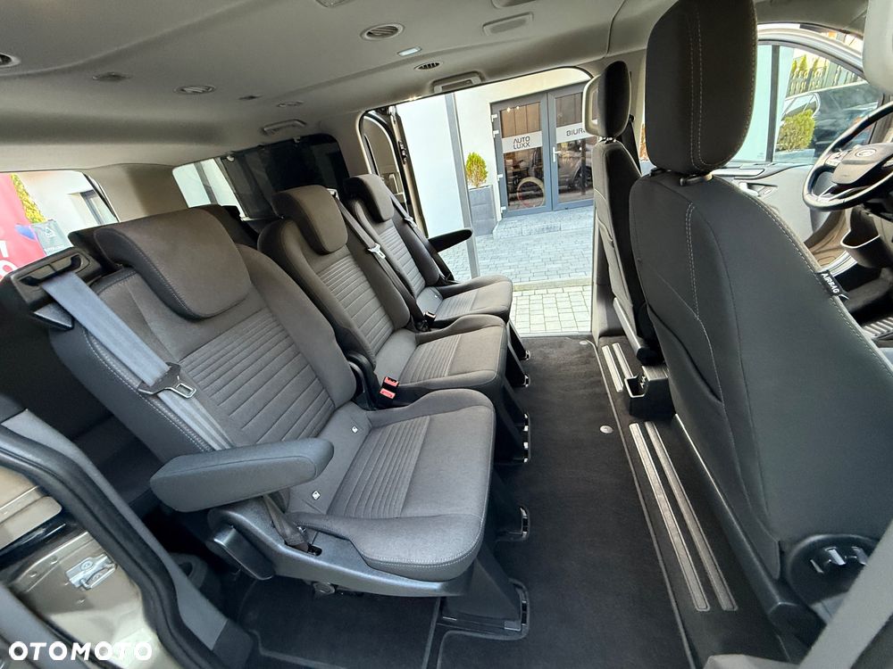 Ford Tourneo Custom - 19