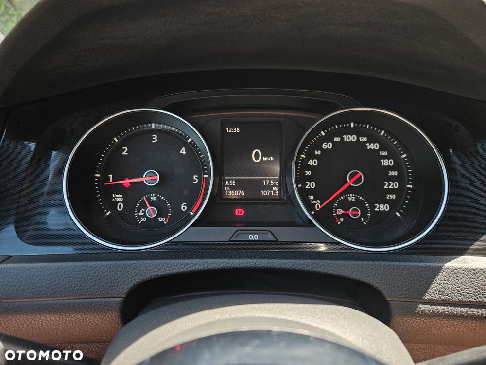 Volkswagen Golf - 9