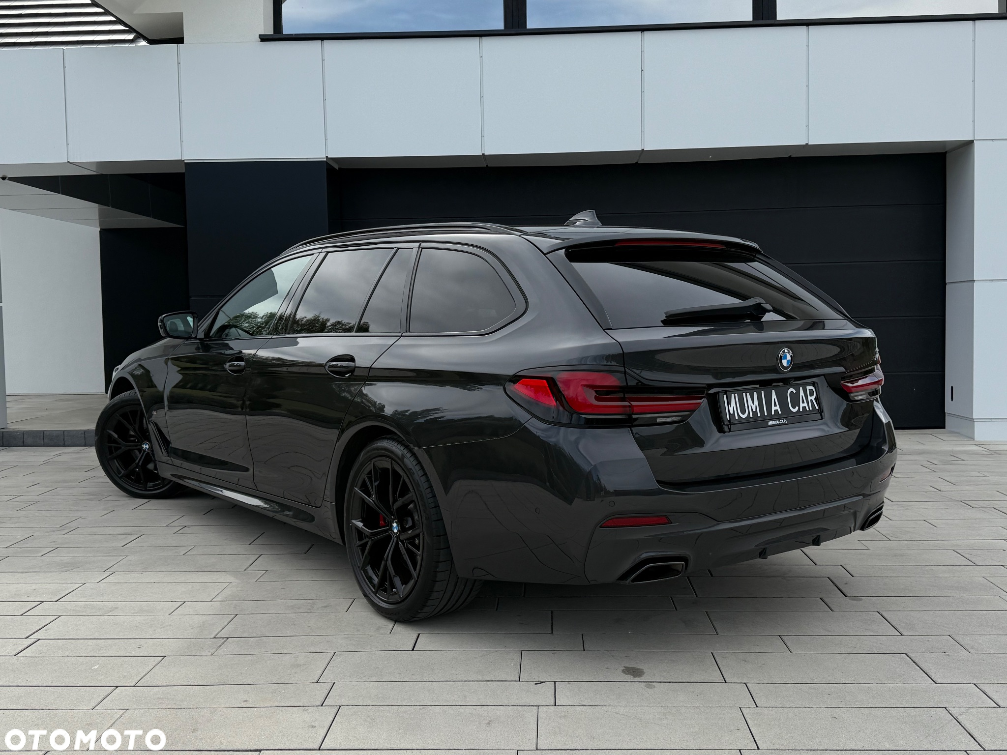 BMW Seria 5 520d xDrive Touring M Sport Edition - 16