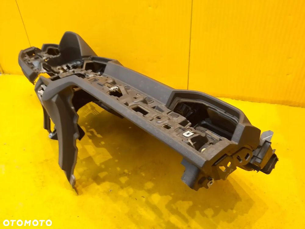 Audi Q3 83B DESKA KONSOLA 83B858041 - 5