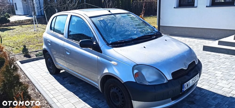 Toyota Yaris 1.0 Base - 2