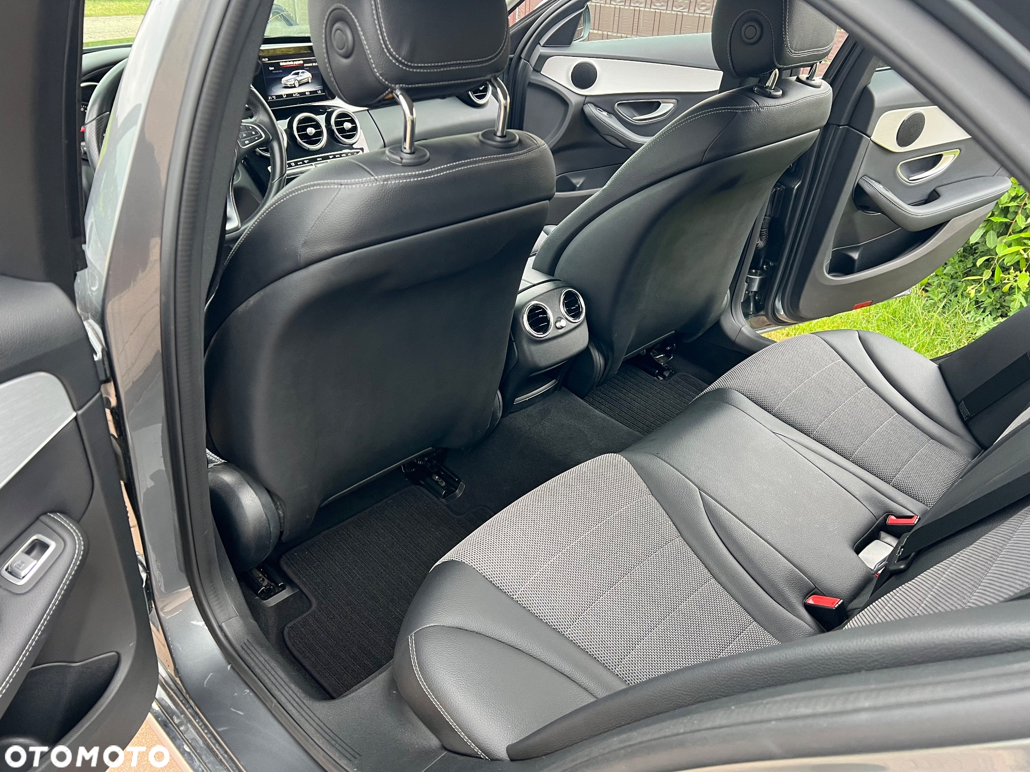 Mercedes-Benz Klasa C 180 (BlueTEC) d 7G-TRONIC Avantgarde - 26