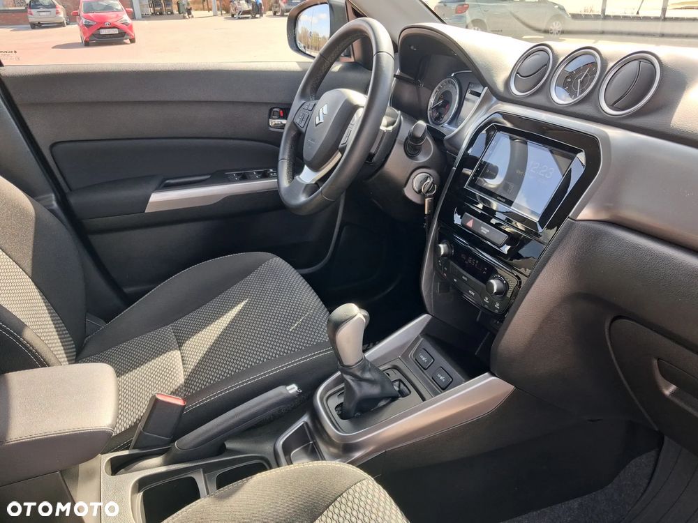 Suzuki Vitara 1.0 Boosterjet Premium 2WD - 23