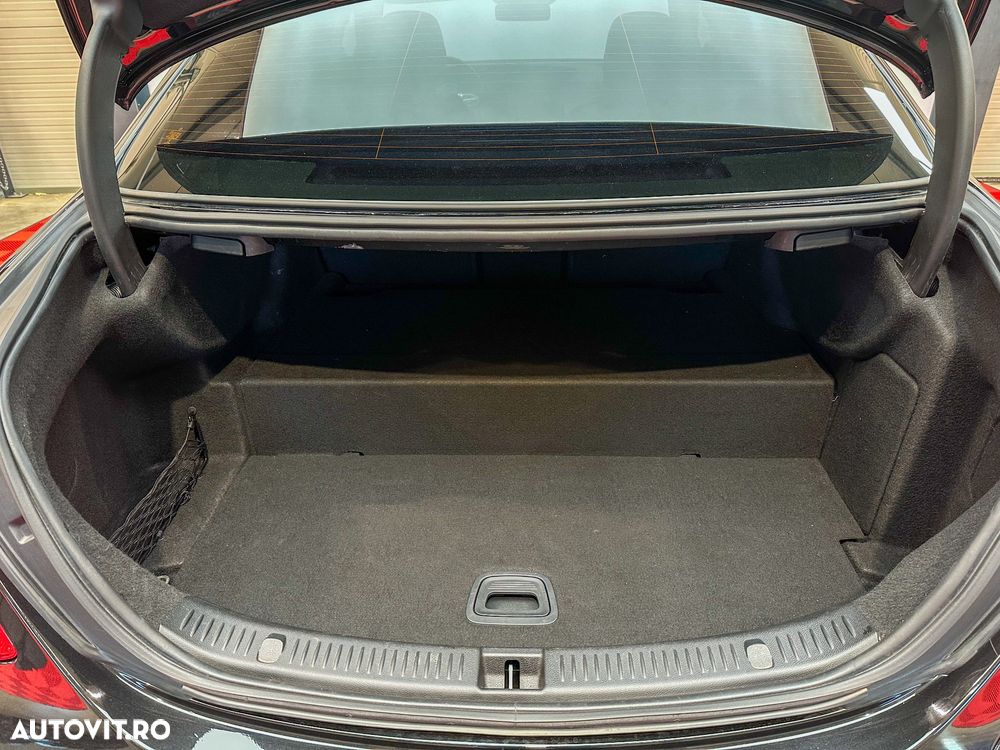 Mercedes-Benz E 300 de 9G-TRONIC AMG Line - 34