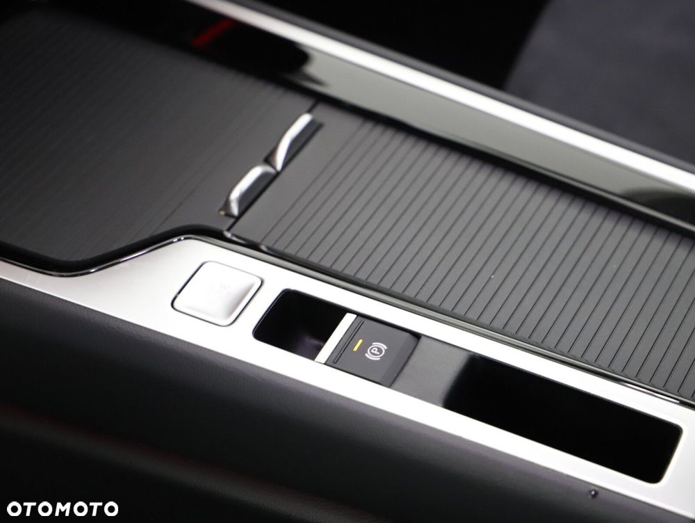 Volkswagen Passat Variant 2.0 TDI SCR Elegance DSG - 15