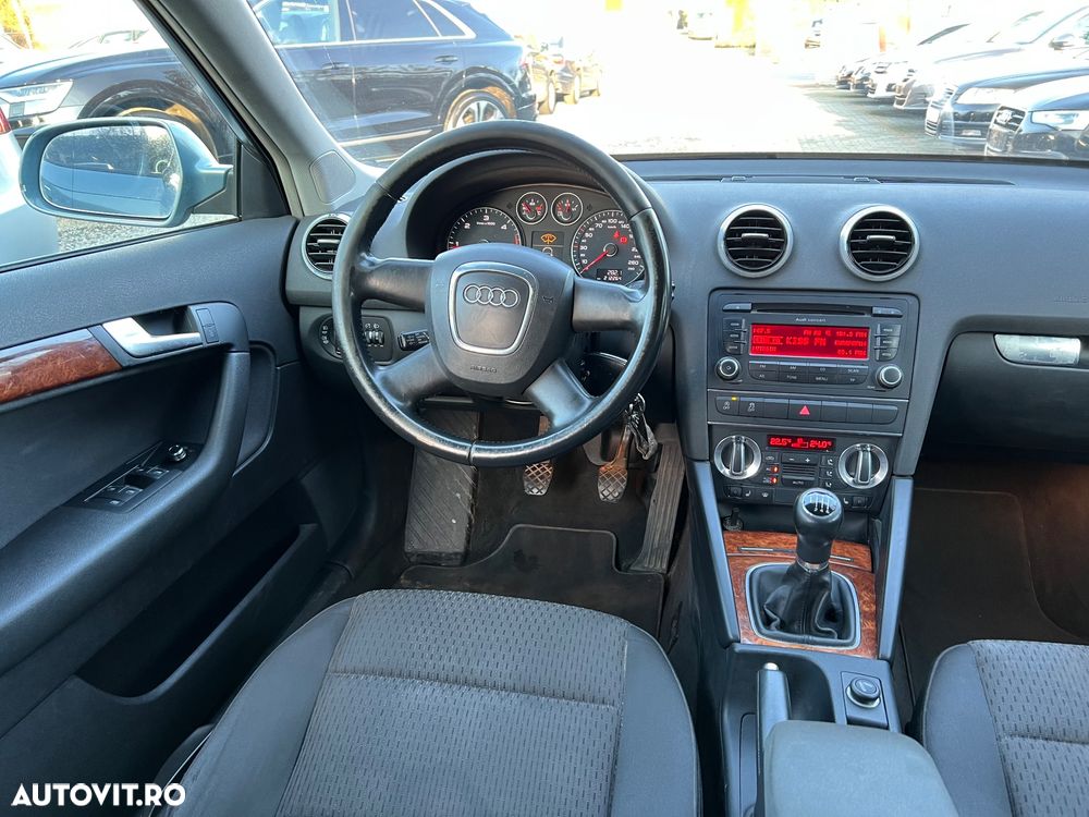 Audi A3 Sportback 2.0 TDI Ambiente - 10