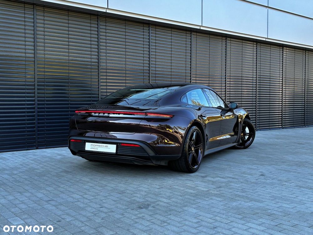 Porsche Taycan - 6