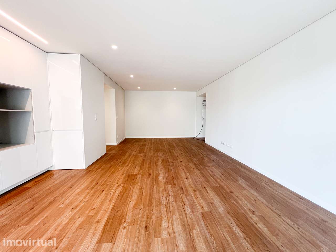 T2+1 Novo em condomínio privado, com lugar de garagem e arrumo - Grande imagem: 2/30