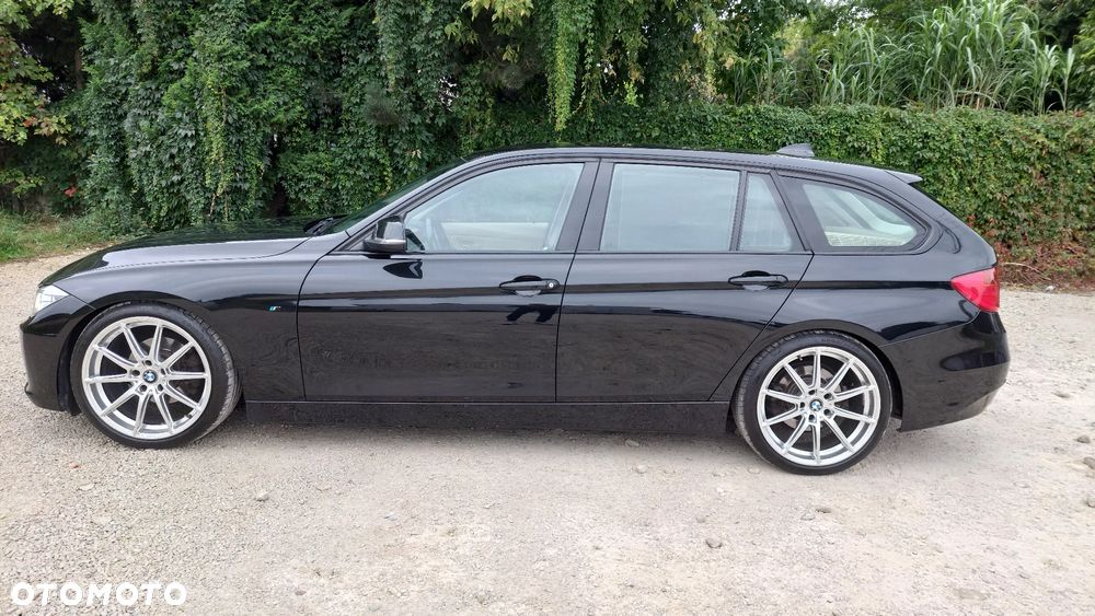 BMW Seria 3 318d DPF Touring Edition Sport - 19