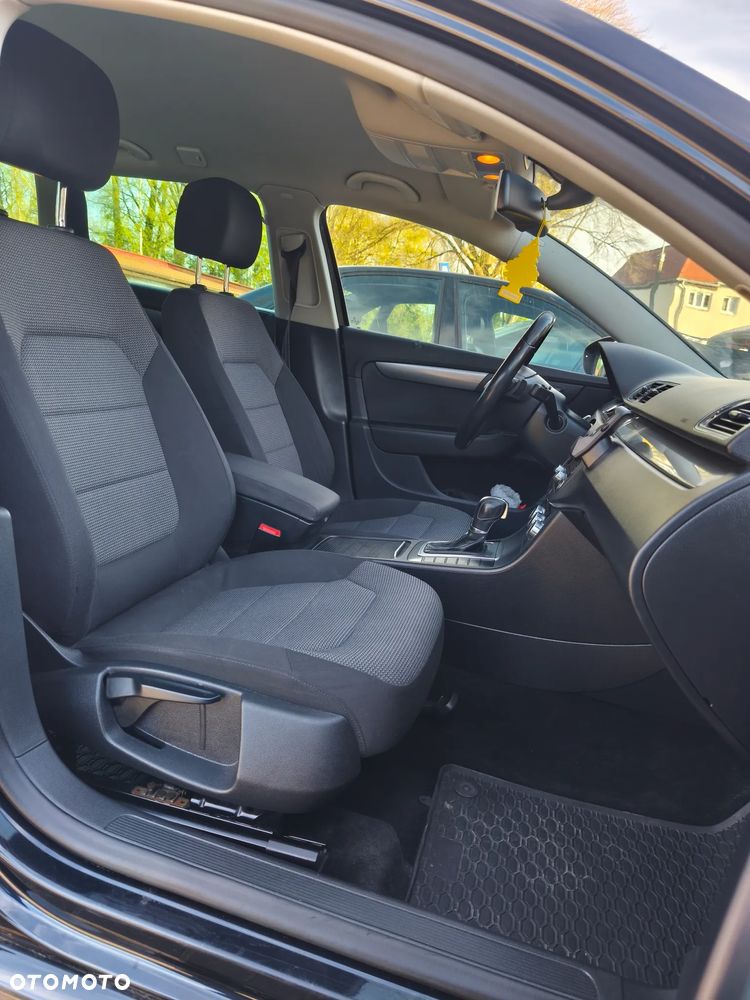 Volkswagen Passat 2.0 TDI Comfortline DSG - 11