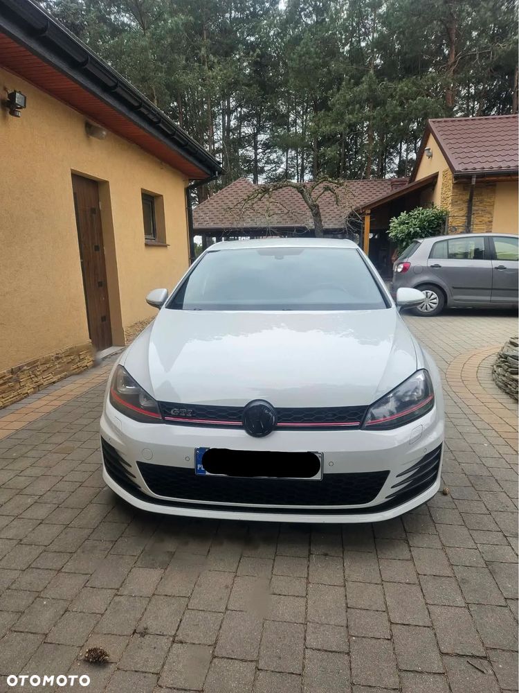 Volkswagen Golf - 4