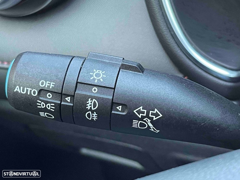 MG EHS 1.5 T-GDI Plug-in Hybrid Luxury - 42