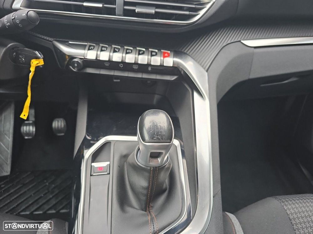 Peugeot 3008 1.5 BlueHDi Style — fotografia 11