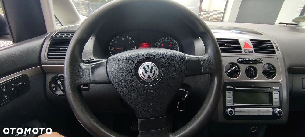 Volkswagen Touran 1.9 TDI Conceptline - 19
