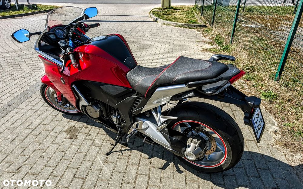 Honda VFR - 3