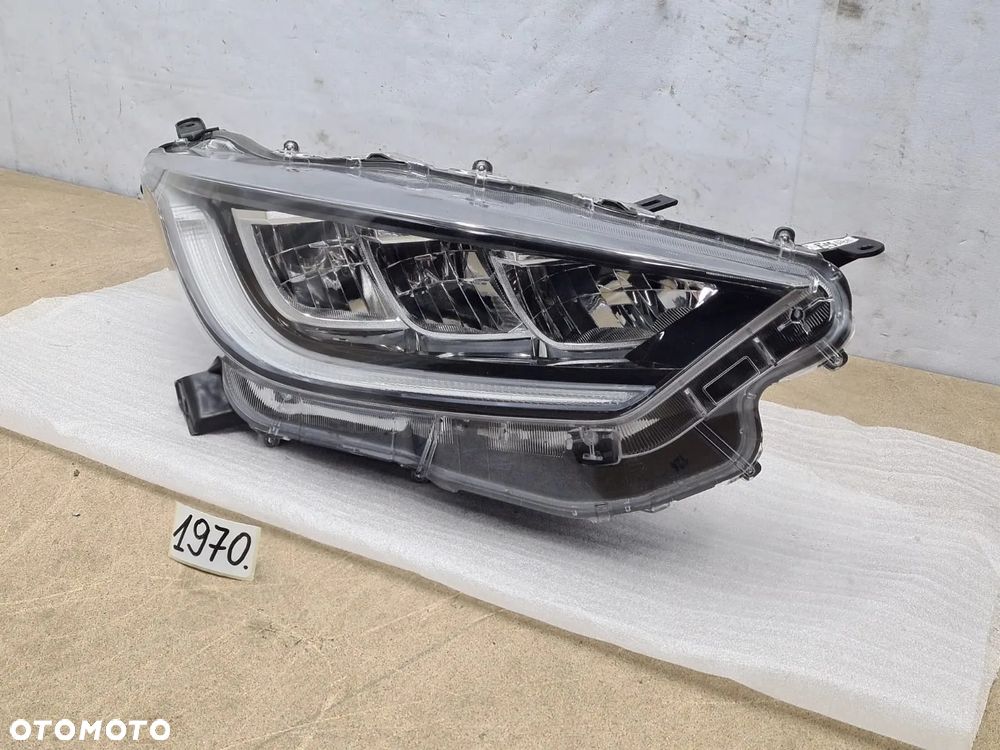 Toyota Yaris 4 IV od 20r lampa prawy prawa przednia przód Full Led - 2