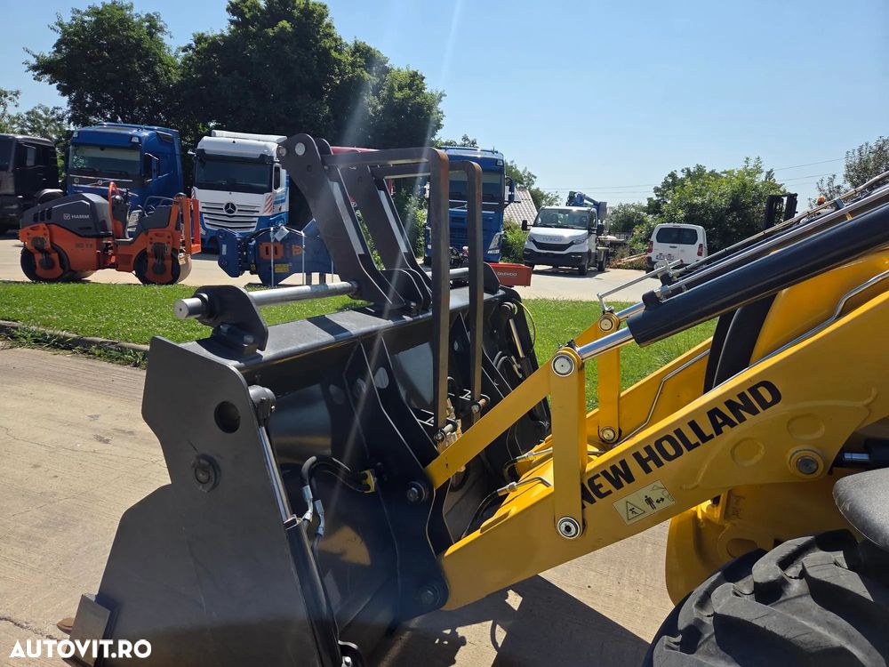 New Holland EX DEMO, 184h, B100D, FULL OPTION, 120CP, cutie automata POWERSHIFT, brat excavare extensibil cu inst picon pe el, MICHELIN, cupa multifunctionala 4x1, FURCI, Aer cond, Certificat CE, posibilitate leasing 4 ani-PROMOTIE 75.900 EUR+Tva - 19