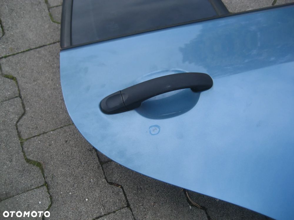 vw golf 5 plus 6 plus drzwi tył  prawe kod LA5S - 7