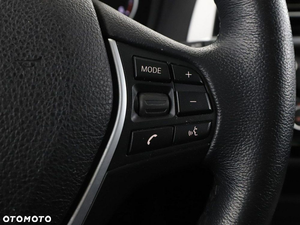 BMW Seria 1 118d Edition Metropolitan - 30