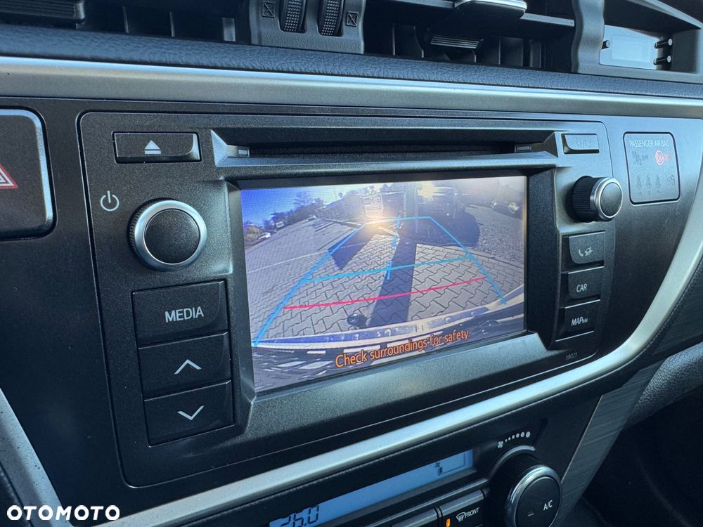 Toyota Auris 1.6 Premium - 34