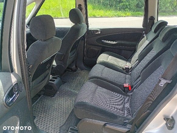 Ford Galaxy 2.0 Ambiente - 5