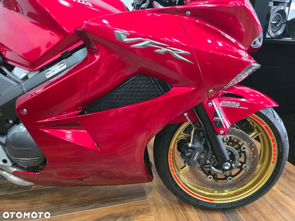 Honda VFR - 22