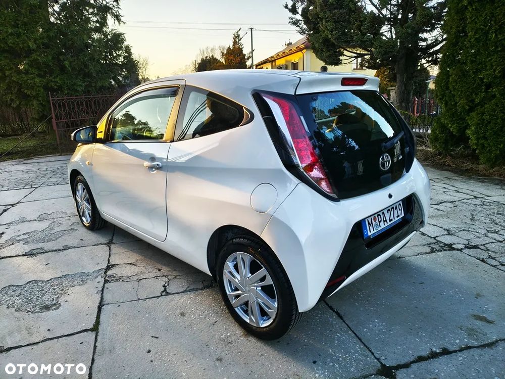 Toyota Aygo x-play touch - 5