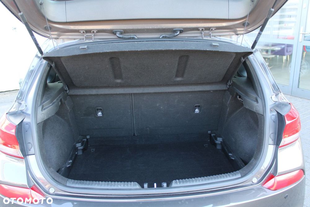 Hyundai i30 1.4 T-GDI Classic + DCT - 13