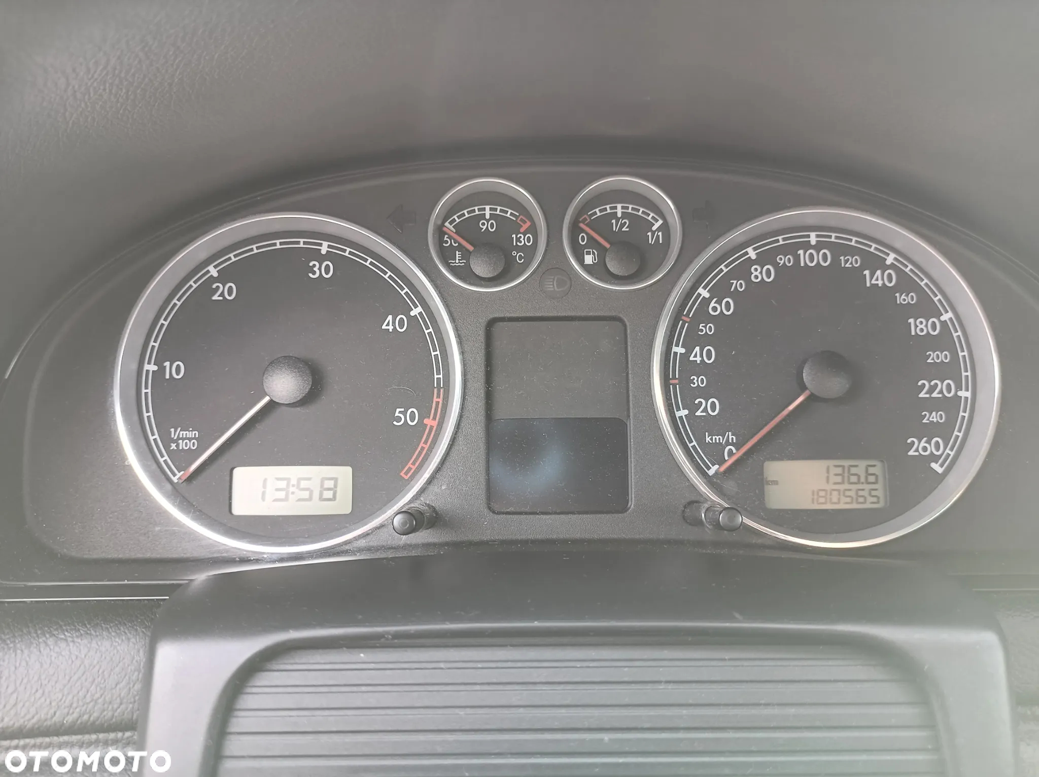 Volkswagen Passat 1.9 TDI Highline - 3