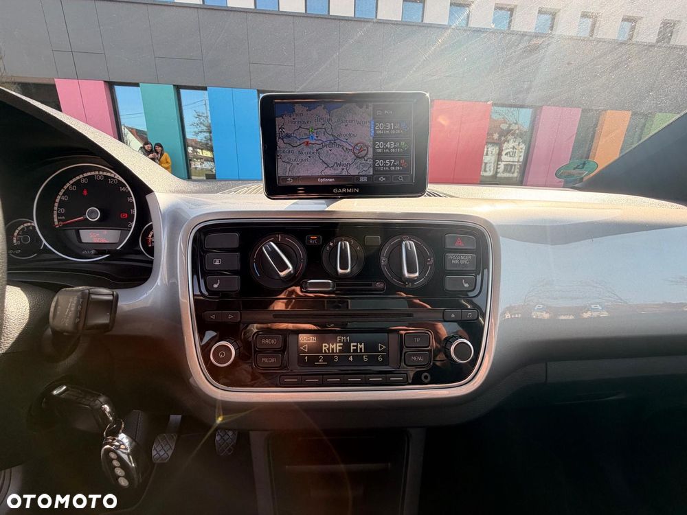 Volkswagen up! BlueMotion Technology club - 22