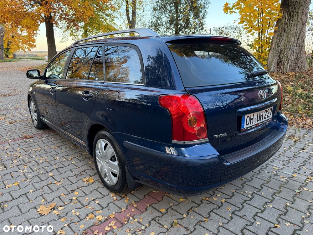 Toyota Avensis - 11