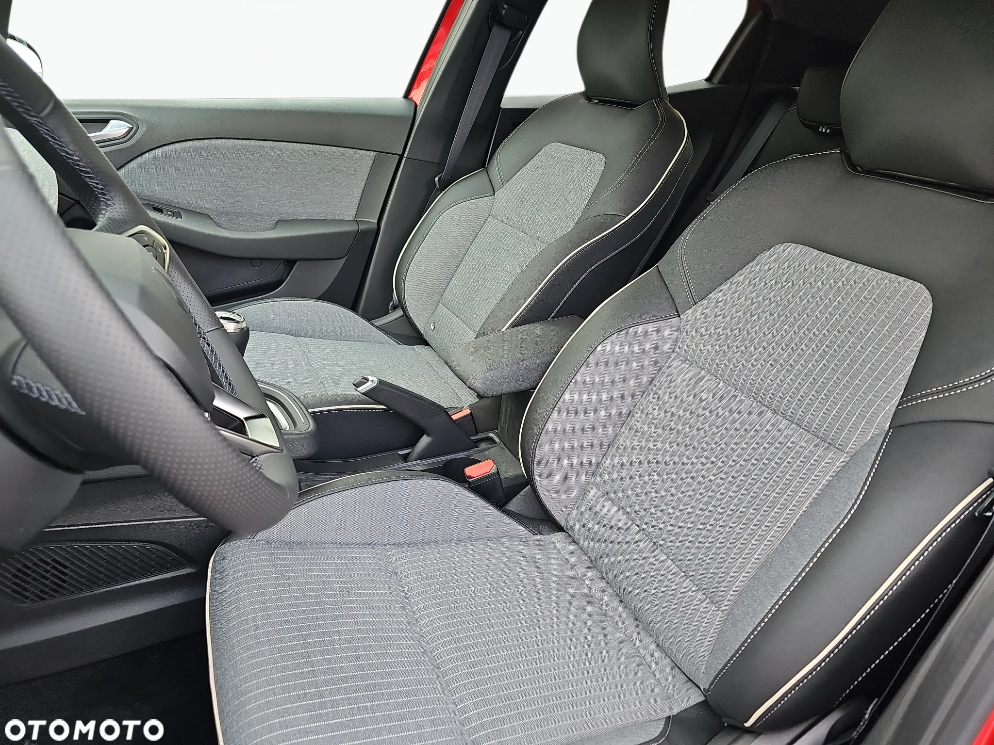 Renault Clio 1.0 TCe Techno - 12