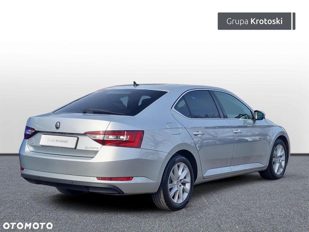 Skoda Superb 2.0 TDI SCR Style DSG - 5