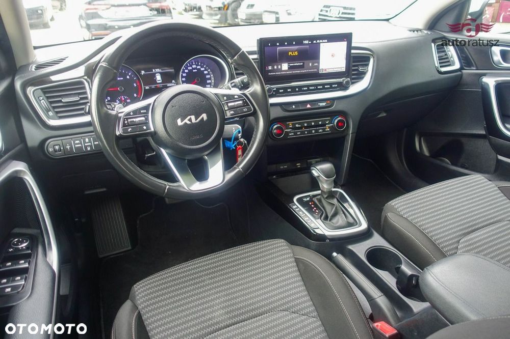 Kia Ceed - 16