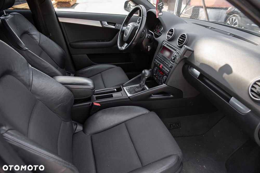 Audi A3 Sportback 2.0 TDI DPF S tronic S line Sportpaket - 27
