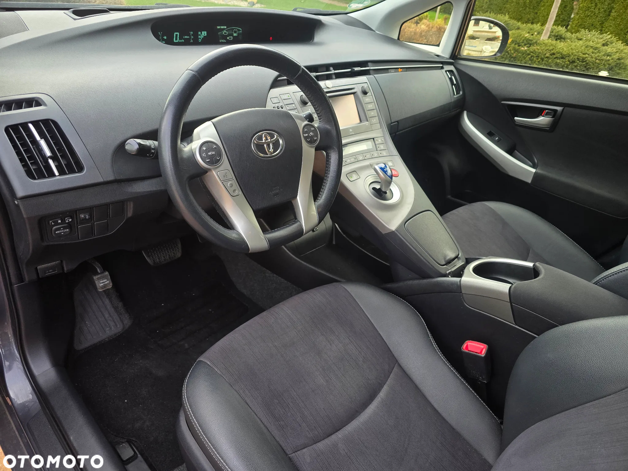 Toyota Prius 1.8 HSD Prestige - 19