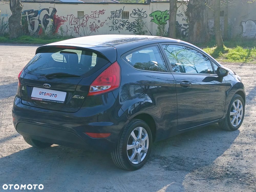 Ford Fiesta 1.25 Ambiente - 16