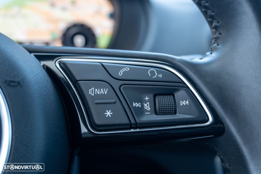 Audi Q2 30 TFSI Design S tronic - 17